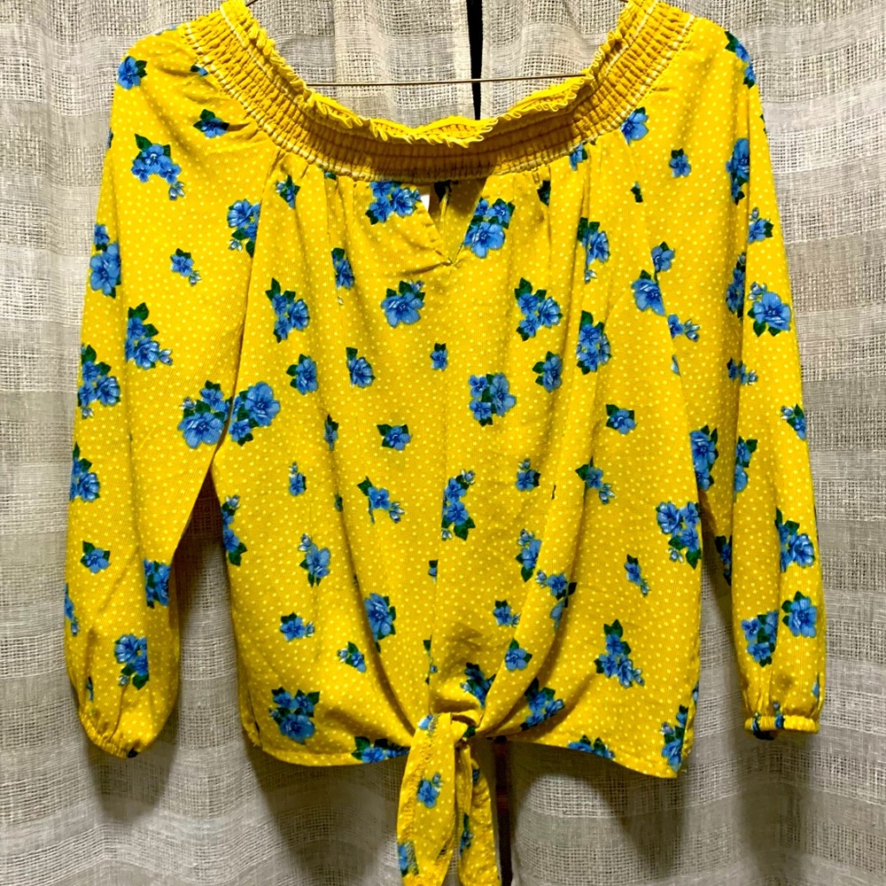 No boundaries off the shoulder blouse 🌟 last chance sell